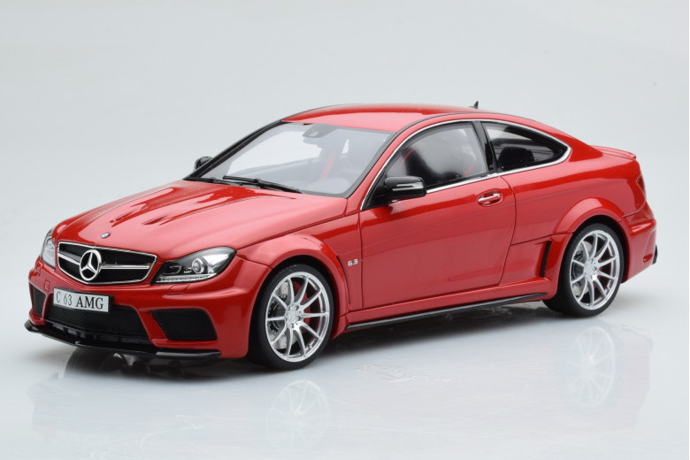 GT065  Mercedes C63 W204 AMG Black Series Coupe Red GT Spirit 1/18