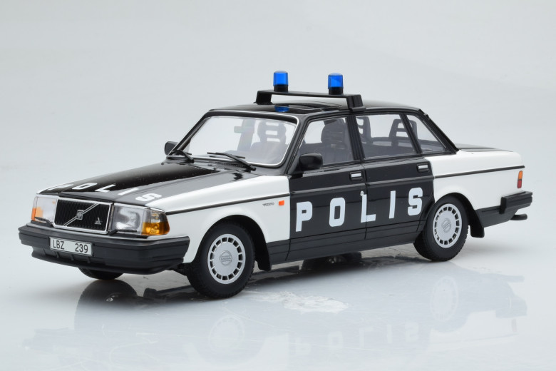 155171497  Volvo 240 GL Polis Sweden Black Minichamps 1/18