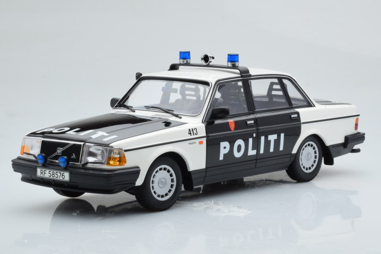 155171496  Volvo 240 GL Politi Norway 2 Black Minichamps 1/18