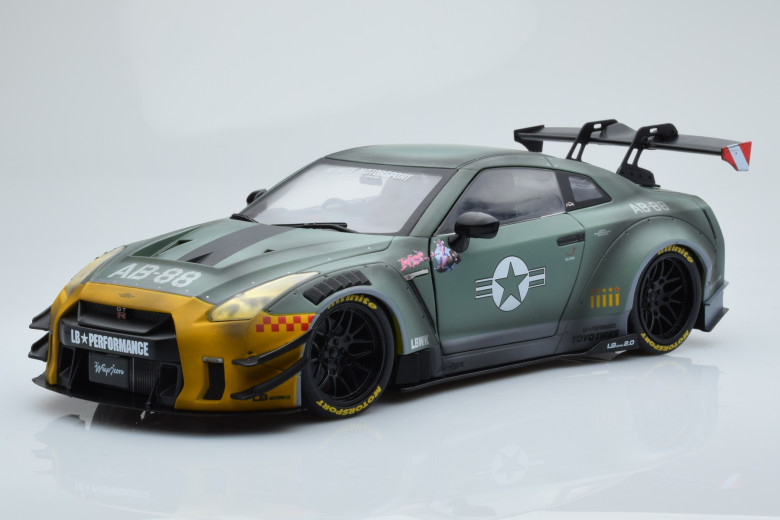 S1805807  Nissan Skyline GT-R R35 Liberty Walk Army Fighter Solido 1/18