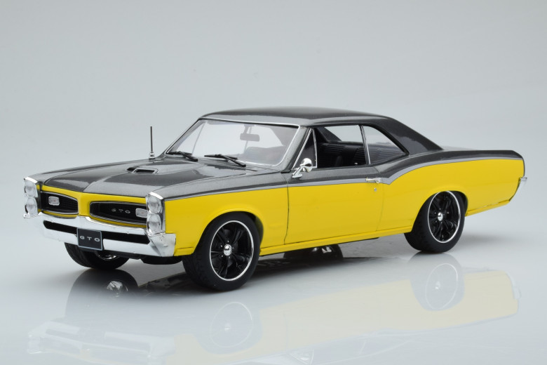 Pontiac GTO Restomod Black Yellow ACME 1/18