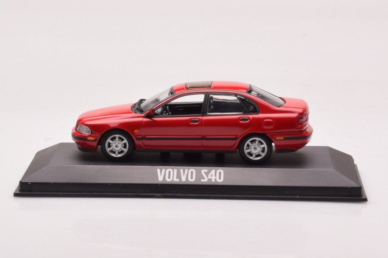 430171100  Volvo S40 Red Minichamps 1/43