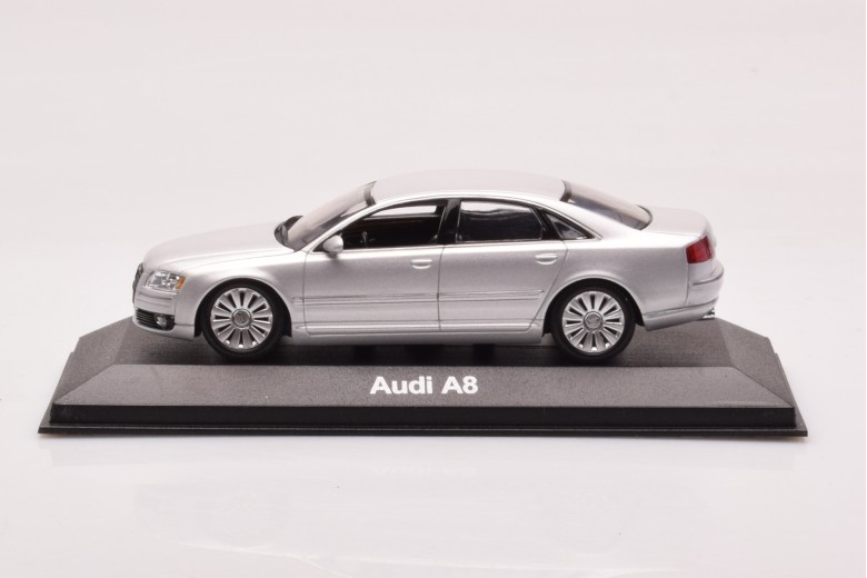 Audi A8 D3 Silver Minichamps 1/43