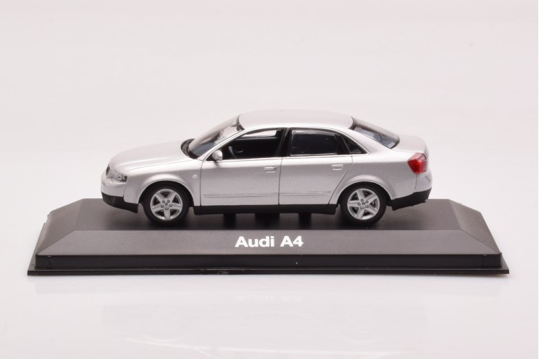 Audi A4 B6 Sedan Silver Minichamps 1/43