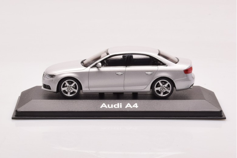 Audi A4 B8 Sedan Ice Silver Wheels Type 2 Minichamps 1/43