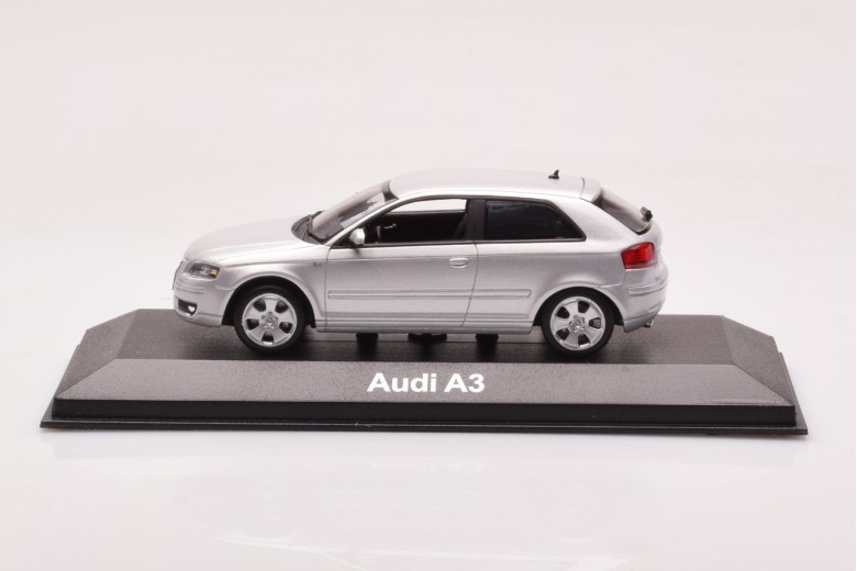 Audi A3 8P Silver Minichamps 1/43