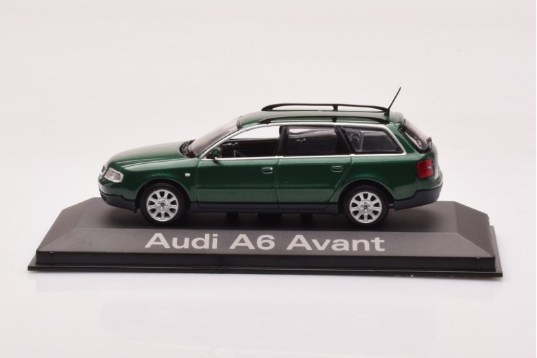 Audi A6 C5 Avant Green Minichamps 1/43