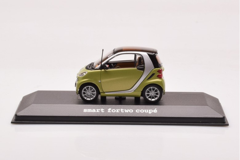 Smart Fortwo Coupe Green Matt Minichamps 1/43