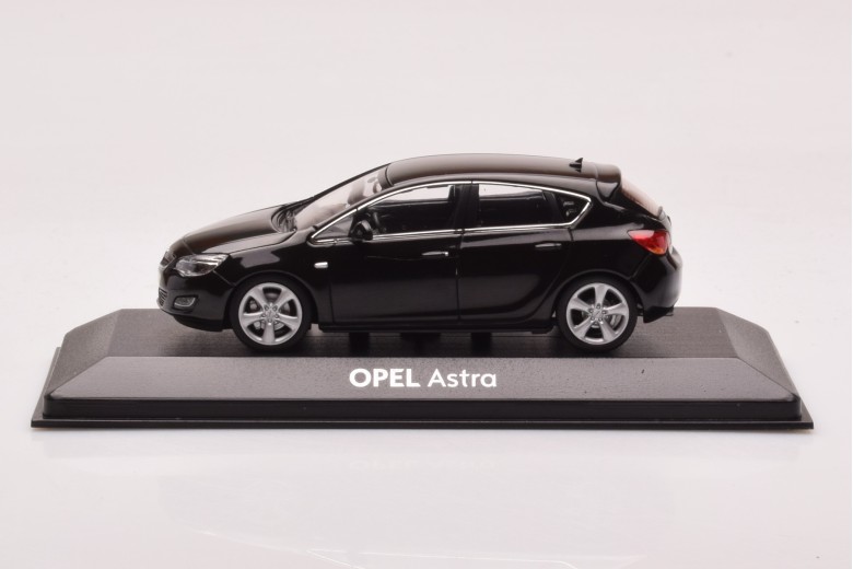 OPEL2  Opel Astra Black Minichamps 1/43