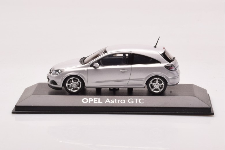 Opel Astra GTC Silver Minichamps 1/43