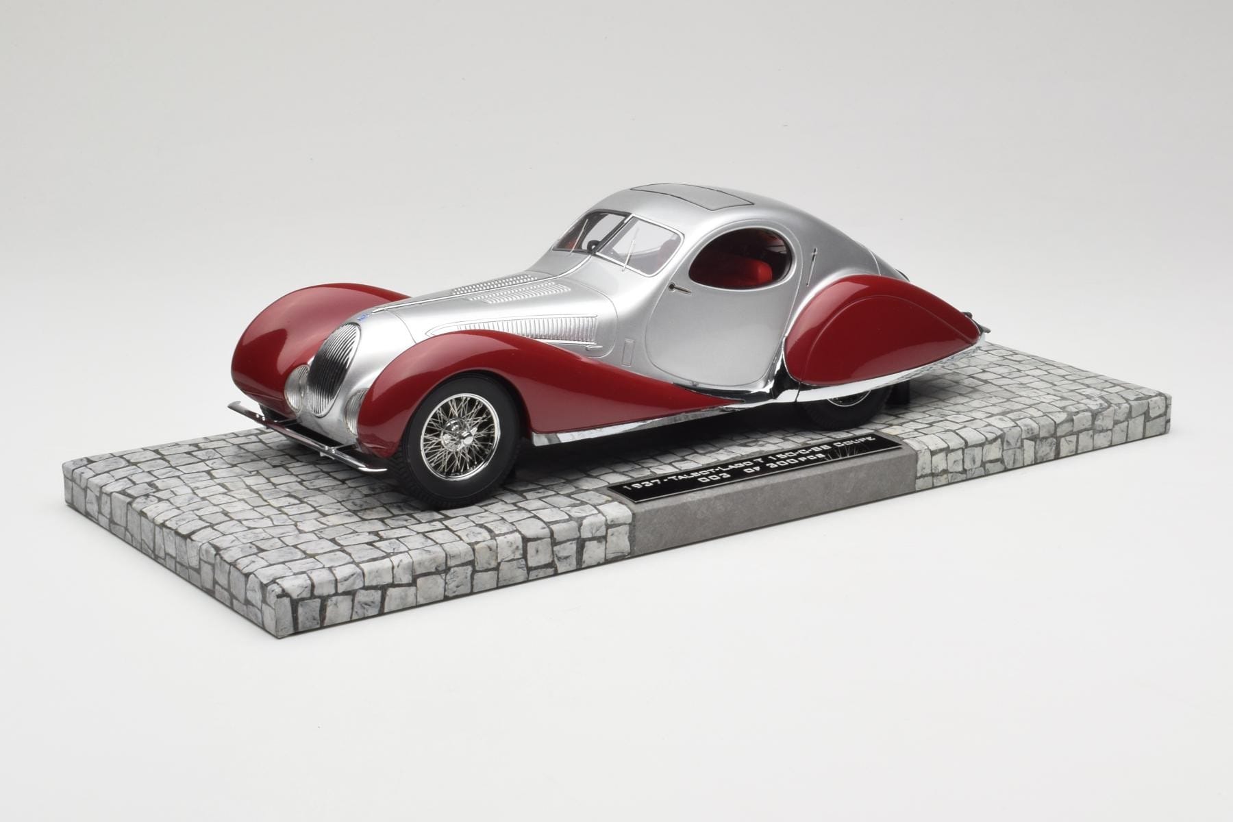 Talbot-Lago T150 C-SS Coupe Silver Red Minichamps 1/18