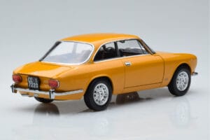 Alfa Romeo 1750 GTV Żółty Norev 1:18 187910 Metal — zdjęcie 3 z 7