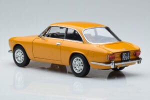 Alfa Romeo 1750 GTV Żółty Norev 1:18 187910 Metal — zdjęcie 6 z 7