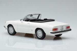 Alfa Romeo 2000 Spider Biały Norev 1:18 187882 Metal — zdjęcie 6 z 7