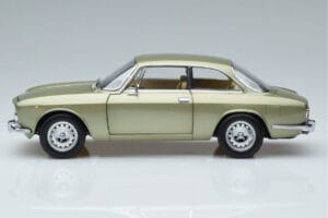 Alfa Romeo GTV 2000 Zielony Edycja Limitowana Norev 1:18 187913 Metal — zdjęcie 4 z 7