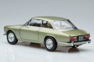 Alfa Romeo GTV 2000 Zielony Edycja Limitowana Norev 1:18 187913 Metal — zdjęcie 6 z 7