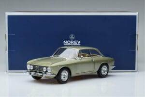 Alfa Romeo GTV 2000 Zielony Edycja Limitowana Norev 1:18 187913 Metal — zdjęcie 7 z 7