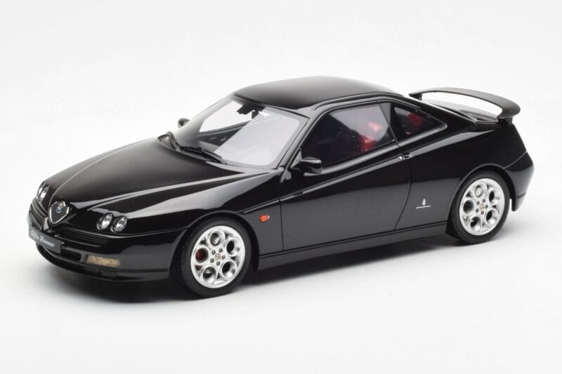 Alfa Romeo GTV V6 916 Czarny Otto 1:18 OT1057 Żywica