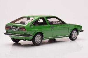 Alfa Romeo Alfasud Sprint Zielony Otto 1:18 OT1043 Żywica — zdjęcie 2 z 6