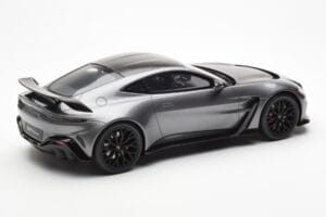 Aston Martin V12 Vantage Magnetic Srebrny GT Spirit 1:18 GT443 Żywica — zdjęcie 2 z 6