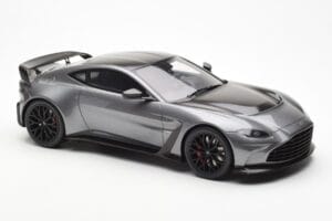 Aston Martin V12 Vantage Magnetic Srebrny GT Spirit 1:18 GT443 Żywica — zdjęcie 4 z 6