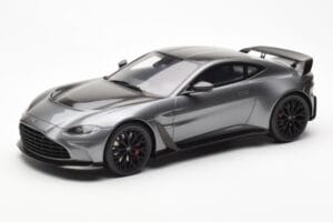 Aston Martin V12 Vantage Magnetic Srebrny GT Spirit 1:18 GT443 Żywica