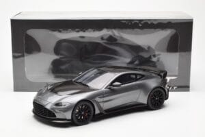 Aston Martin V12 Vantage Magnetic Srebrny GT Spirit 1:18 GT443 Żywica — zdjęcie 6 z 6