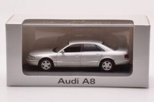 Audi A8 D2 Srebrny Zielony Pasek Minichamps 1:43 AUDI-264455 Metal — zdjęcie 4 z 4