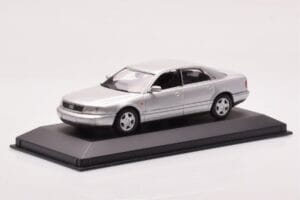 Audi A8 D2 Srebrny Minichamps 1:43 433013006 Metal — zdjęcie 2 z 4
