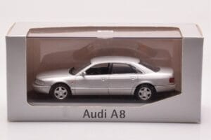 Audi A8 D2 Srebrny Minichamps 1:43 433013006 Metal — zdjęcie 4 z 4