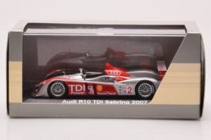 Audi R10 TDI LMP1 #2 F. Biela / E. Pirro / M. Werner 12 Hours of Sebring 2007 Minichamps 1:43 5020700233 Metal — zdjęcie 4 z 4