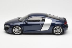Audi R8 4.2 FSI V8 Niebieski Kyosho 1:18 09213BL Metal — zdjęcie 4 z 8
