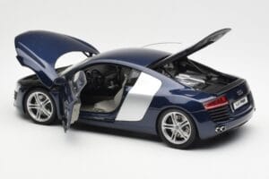 Audi R8 4.2 FSI V8 Niebieski Kyosho 1:18 09213BL Metal — zdjęcie 5 z 8