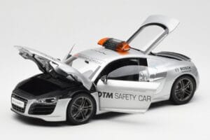 Audi R8 5.2 DTM Safety Car 2010 Kyosho 1:18 09216DTM Metal — zdjęcie 2 z 8