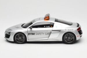 Audi R8 5.2 DTM Safety Car 2010 Kyosho 1:18 09216DTM Metal — zdjęcie 4 z 8