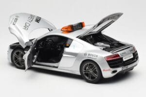 Audi R8 5.2 DTM Safety Car 2010 Kyosho 1:18 09216DTM Metal — zdjęcie 5 z 8