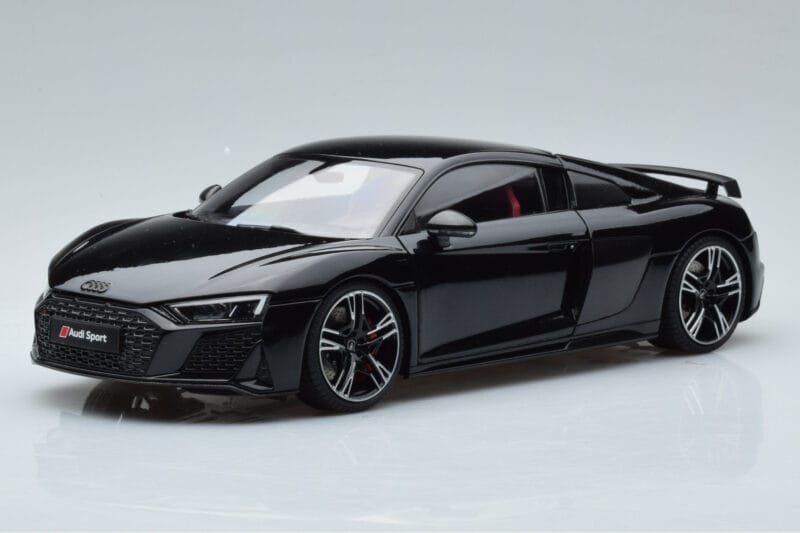 Audi R8 Performance Czarny Kengfai 1:18 VAKF-0353 Metal