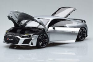Audi R8 Performance Srebrny Kengfai 1:18 VAKF-0354 Metal — zdjęcie 2 z 10