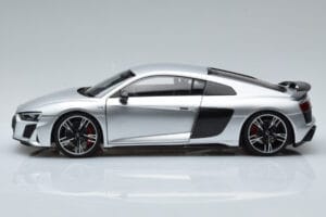 Audi R8 Performance Srebrny Kengfai 1:18 VAKF-0354 Metal — zdjęcie 5 z 10