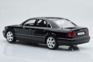 Audi S8 D2 Czarny Otto 1:18 OT082 Żywica — zdjęcie 5 z 6