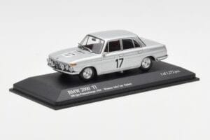 BMW 2000 Ti #17 J. Ickx / C. van Ophem Winners 24 Hours of Spa 1966 Minichamps 1:43 400662517 Metal — zdjęcie 2 z 4