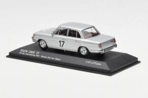BMW 2000 Ti #17 J. Ickx / C. van Ophem Winners 24 Hours of Spa 1966 Minichamps 1:43 400662517 Metal — zdjęcie 3 z 4