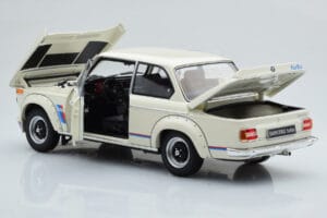 BMW 2002 Turbo Biały Kyosho 1:18 08544W Metal — zdjęcie 3 z 8
