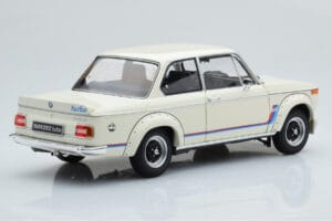 BMW 2002 Turbo Biały Kyosho 1:18 08544W Metal — zdjęcie 4 z 8