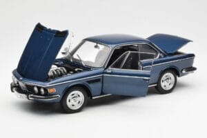 BMW 3.0 CSi E9 Niebieski Metaliczny AUTOart 1:18 70672 Metal — zdjęcie 2 z 8