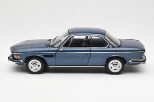 BMW 3.0 CSi E9 Niebieski Metaliczny AUTOart 1:18 70672 Metal — zdjęcie 4 z 8