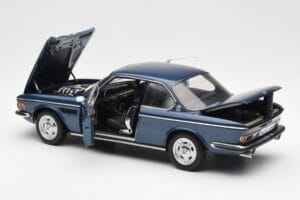 BMW 3.0 CSi E9 Niebieski Metaliczny AUTOart 1:18 70672 Metal — zdjęcie 5 z 8
