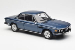 BMW 3.0 CSi E9 Niebieski Metaliczny AUTOart 1:18 70672 Metal — zdjęcie 6 z 8