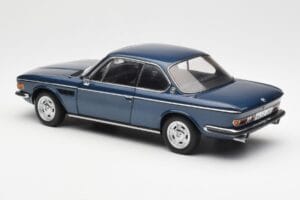 BMW 3.0 CSi E9 Niebieski Metaliczny AUTOart 1:18 70672 Metal — zdjęcie 7 z 8