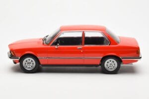 BMW 318 E21 Czerwony KK-Scale 1:18 KKDC180041 Metal — zdjęcie 3 z 6